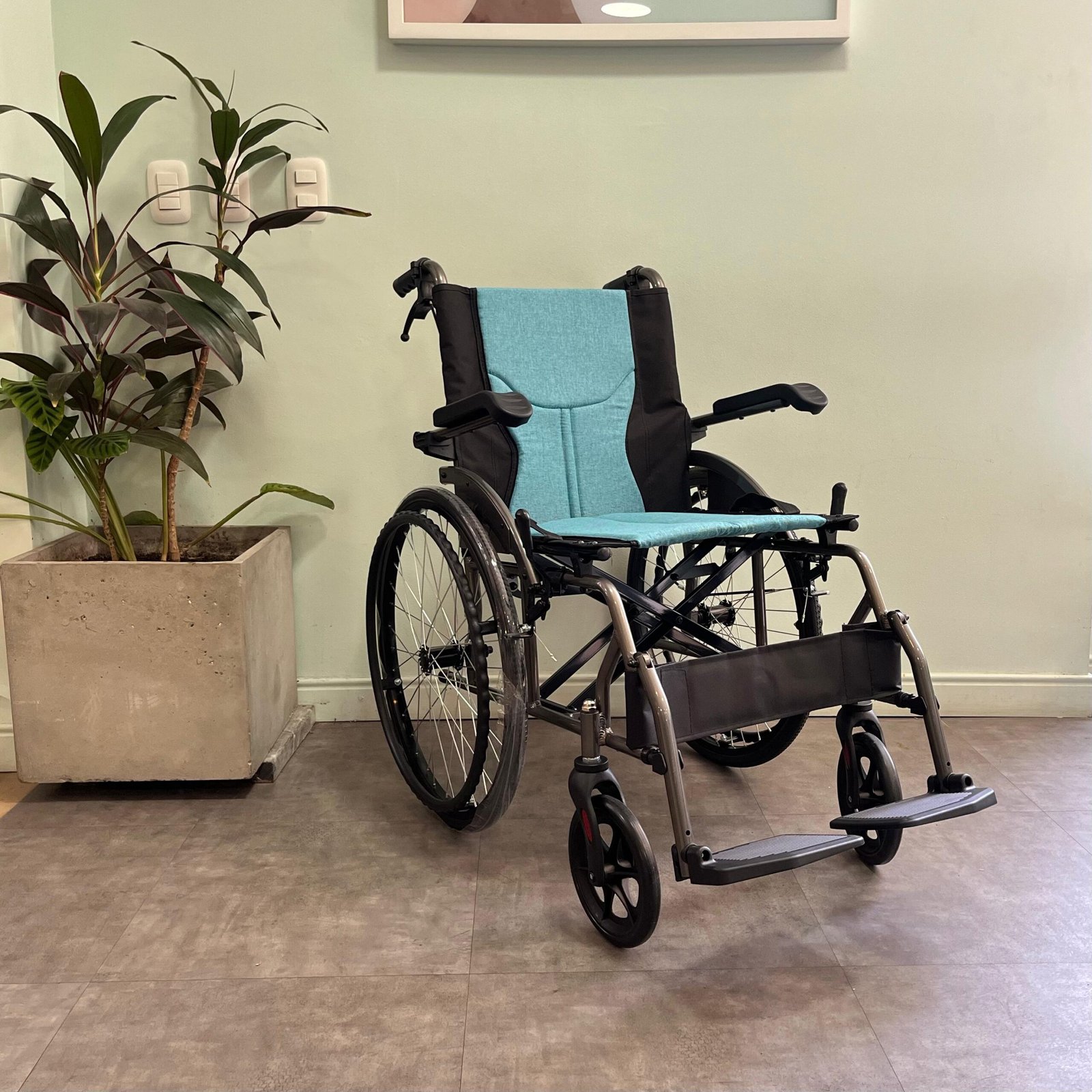 Silla de Ruedas Estándar 4000 - Image 2